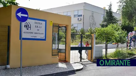 Confrontos entre jovens do Vale de Santarém acabam em rixa à porta da Escola Alexandre Herculano