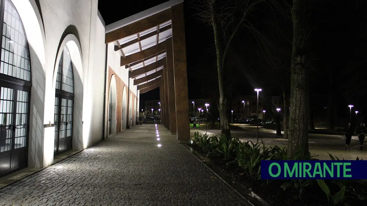 Alunos dos cursos profissionais assinam protocolos de estágio em Almeirim