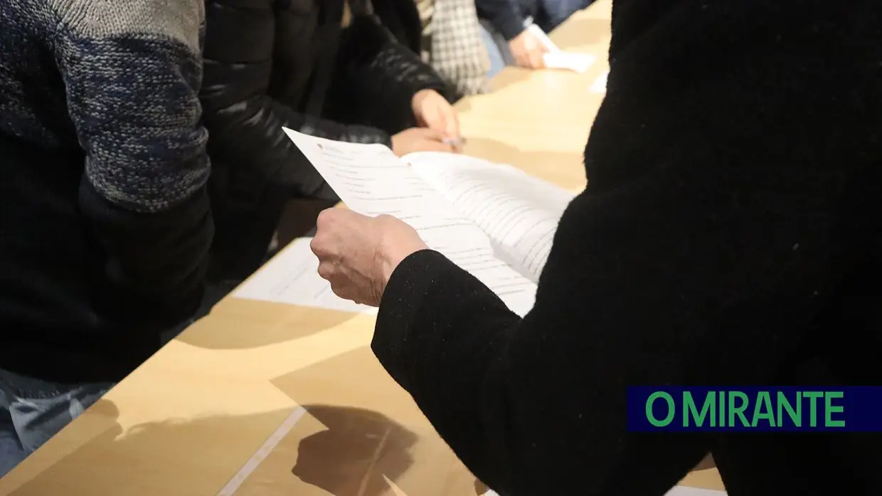 Alunos dos cursos profissionais assinam protocolos de estágio em Almeirim