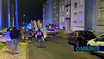 Incêndio em apartamento em Santarém provoca 14 feridos ligeiros