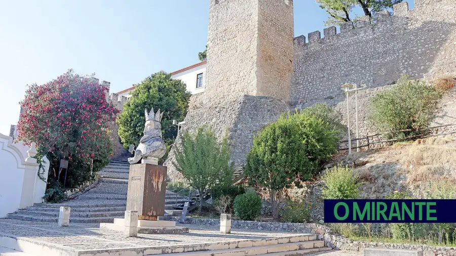 Castelo de Torres Novas apaga-se após o Natal e oposição exige solução definitiva