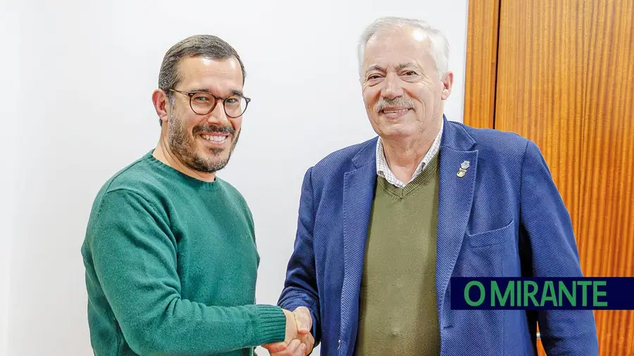 Músico João Lobo doa três composições originais ao município de Azambuja