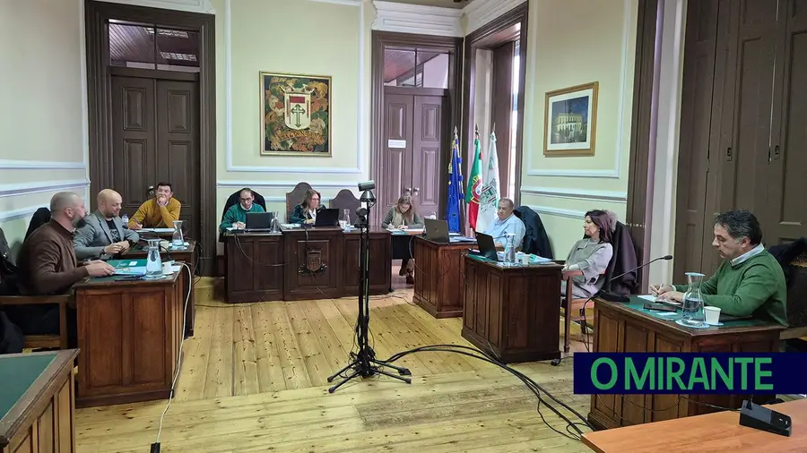Câmara de Benavente aprova orçamento de 39,4 milhões de euros para 2026