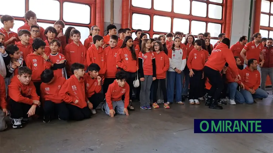 Alhandra apresenta equipa de triatlo e livro dos 100 anos do clube