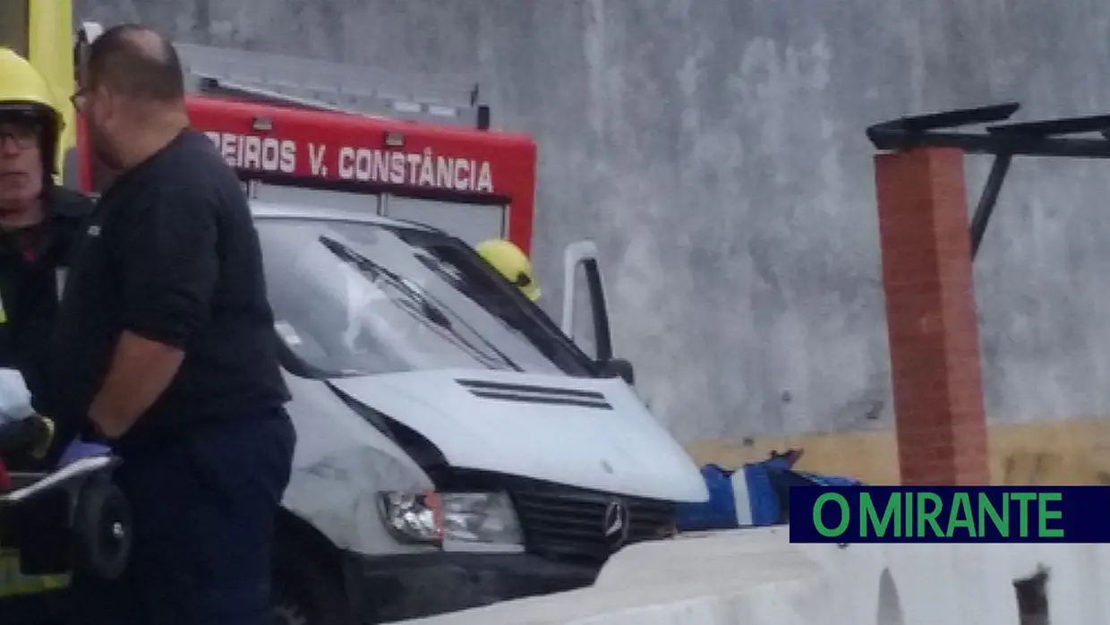 Muro evitou que carrinha caísse ao Tejo em Constância