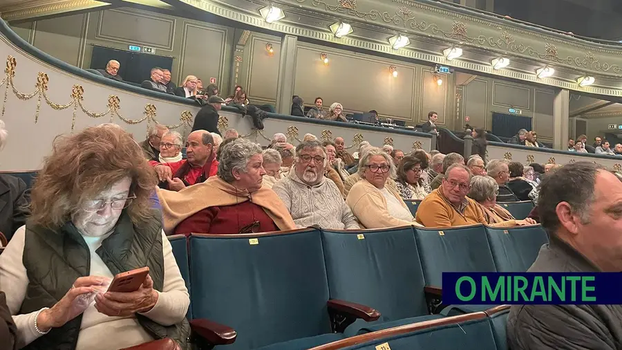 170 séniores de Mação enchem Tivoli para ver João Baião