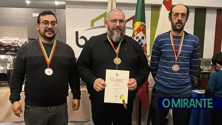 Azinhaga viveu a emoção da liga de futebol feminino A Azinhaga transformou-se no centro da competição e da paixão pelo desporto, acolhendo