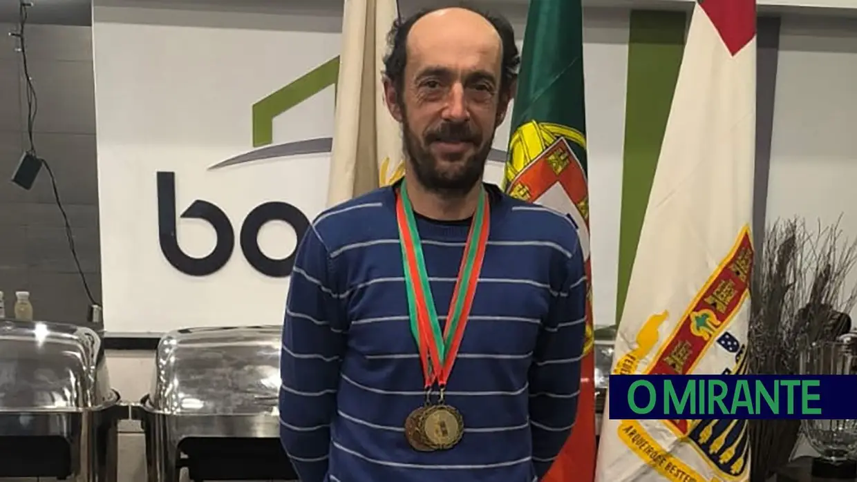 Azinhaga viveu a emoção da liga de futebol feminino A Azinhaga transformou-se no centro da competição e da paixão pelo desporto, acolhendo