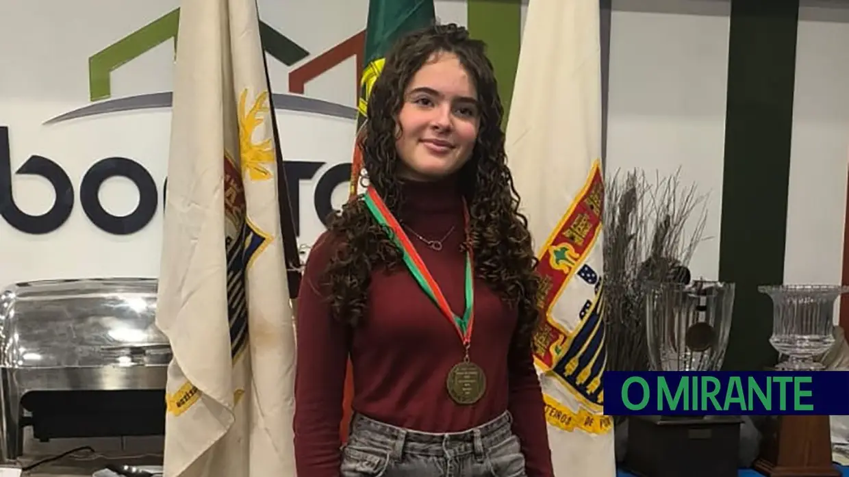 Azinhaga viveu a emoção da liga de futebol feminino A Azinhaga transformou-se no centro da competição e da paixão pelo desporto, acolhendo