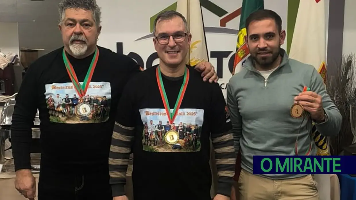 Azinhaga viveu a emoção da liga de futebol feminino A Azinhaga transformou-se no centro da competição e da paixão pelo desporto, acolhendo