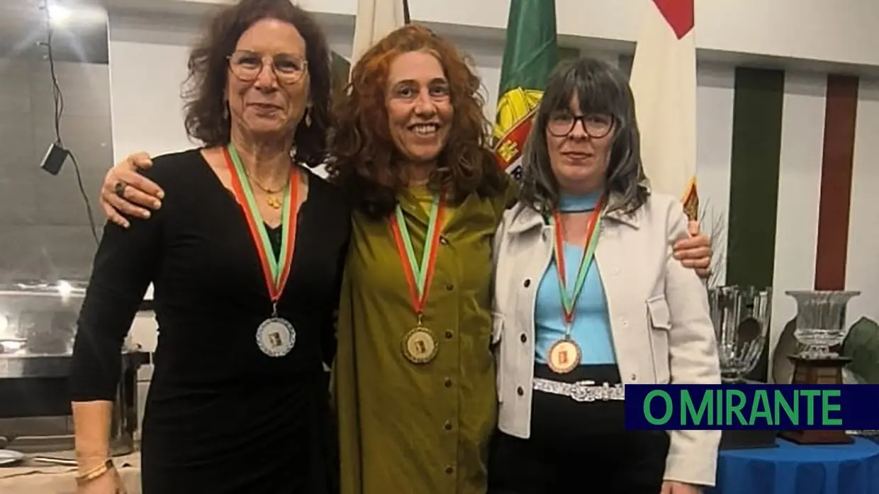 Azinhaga viveu a emoção da liga de futebol feminino A Azinhaga transformou-se no centro da competição e da paixão pelo desporto, acolhendo