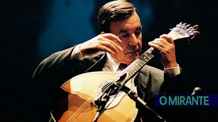 Morreu António Chainho, mestre da guitarra portuguesa, aos 88 anos