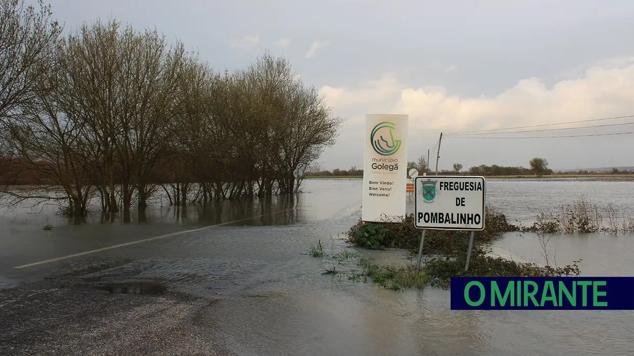 Estrada submersa no Pombalinho interditada ao trânsito