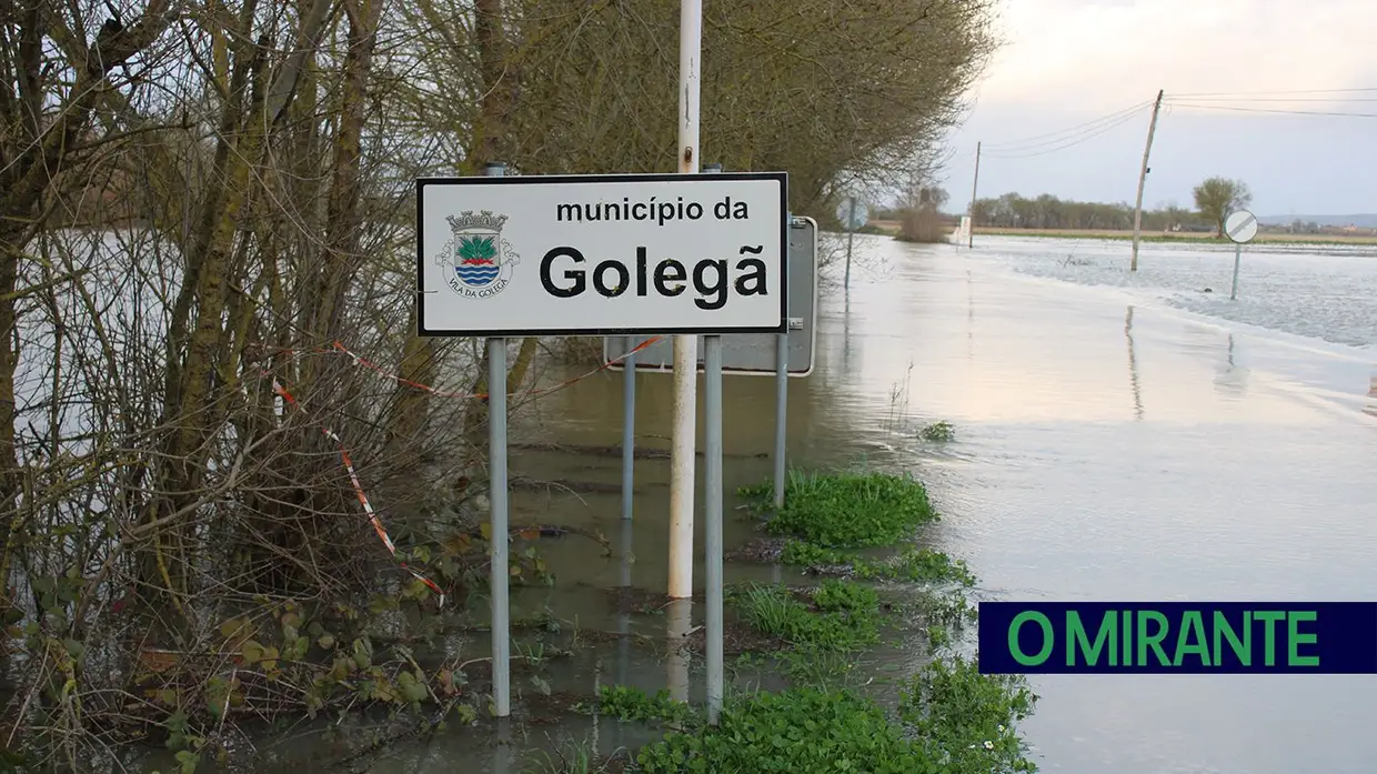 Estrada submersa no Pombalinho interditada ao trânsito
