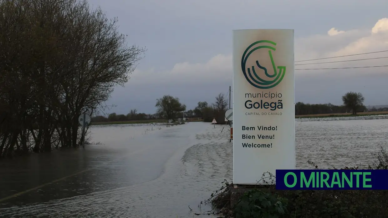 Estrada submersa no Pombalinho interditada ao trânsito