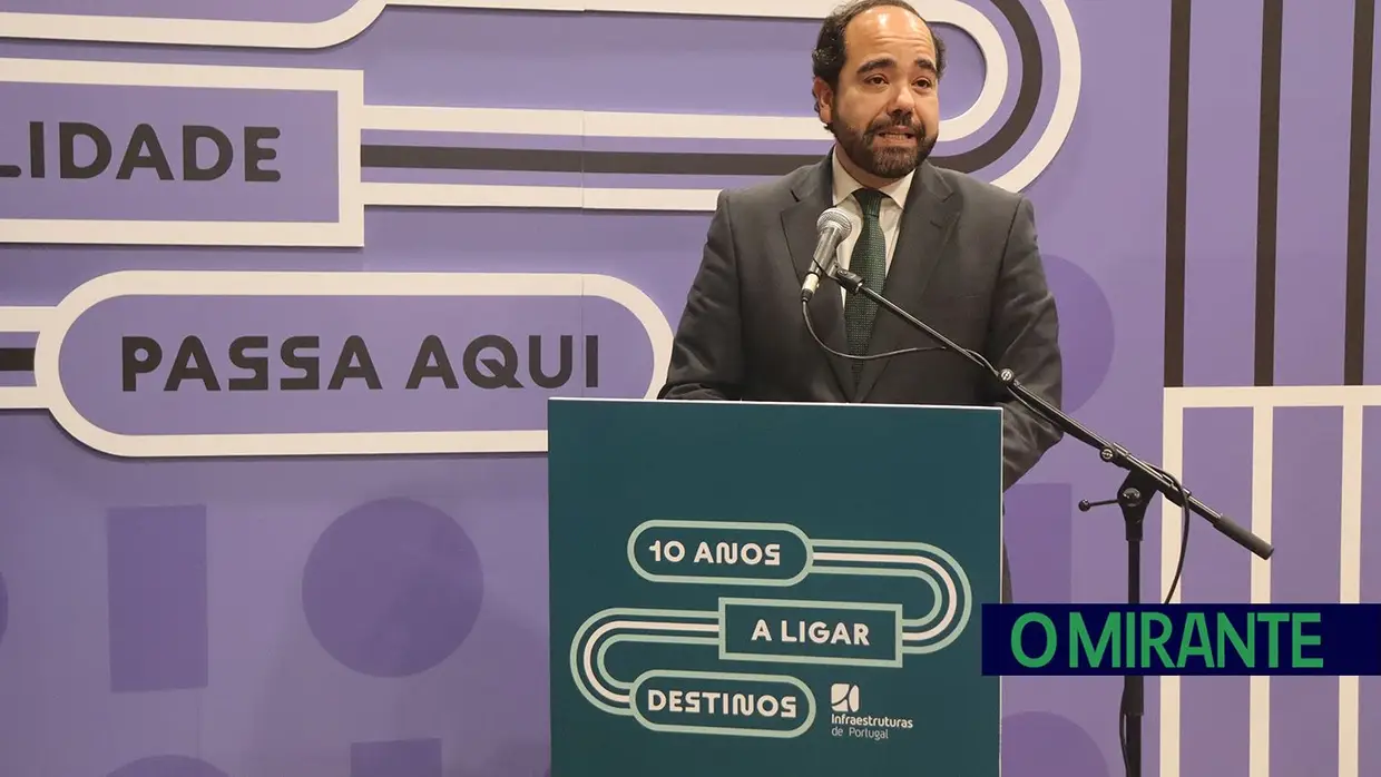 Mercado de Santarém recebe exposição da Infraestruturas de Portugal