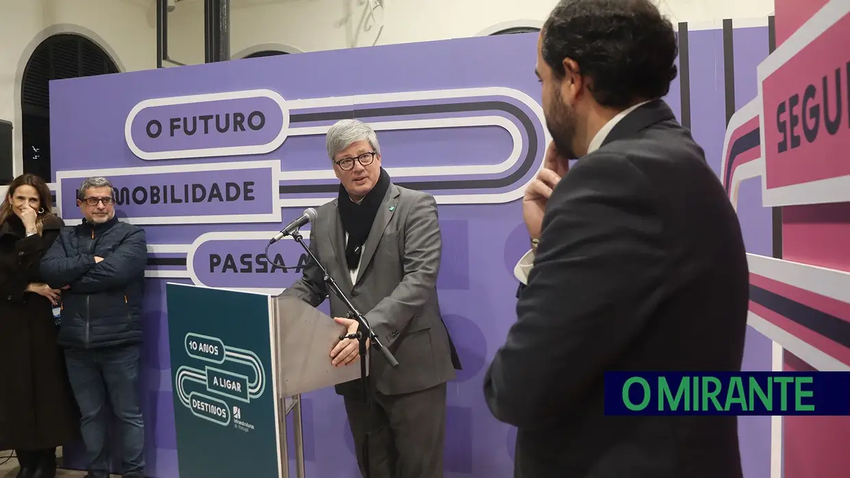 Mercado de Santarém recebe exposição da Infraestruturas de Portugal