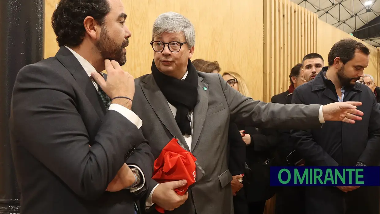 Mercado de Santarém recebe exposição da Infraestruturas de Portugal