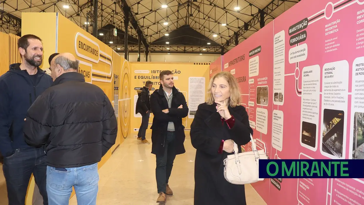 Mercado de Santarém recebe exposição da Infraestruturas de Portugal