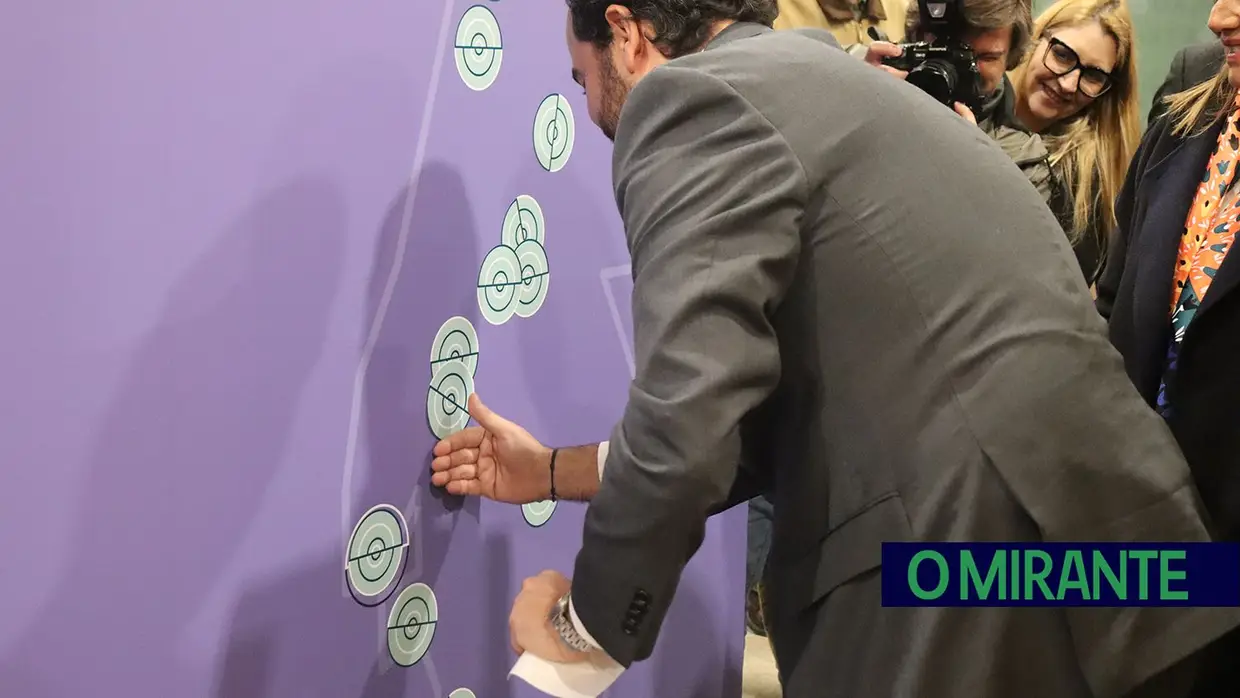 Mercado de Santarém recebe exposição da Infraestruturas de Portugal