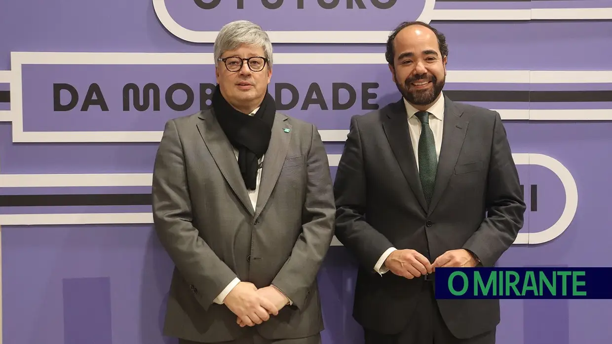 Mercado de Santarém recebe exposição da Infraestruturas de Portugal