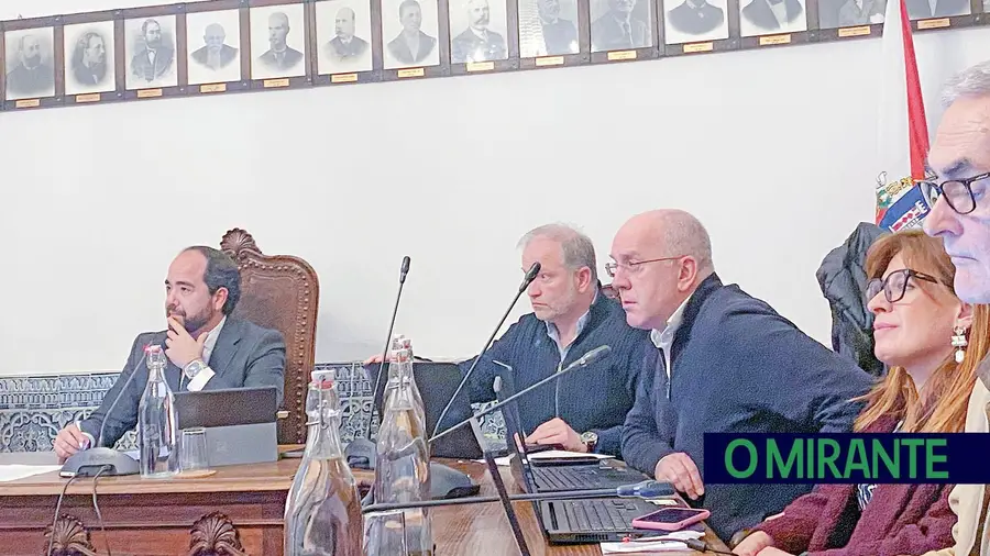 A discussão começou em Santarém e foi parar a Almeirim