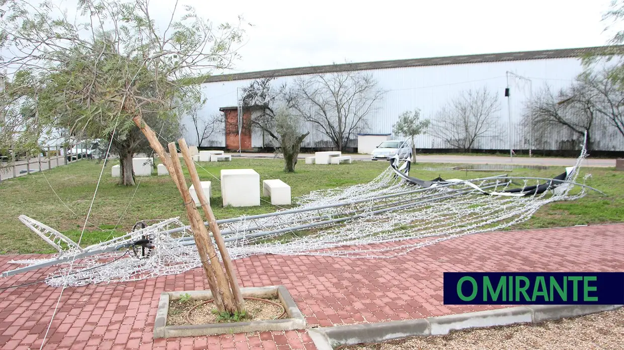 Depressão Kristin deixa rasto de caos em Tomar