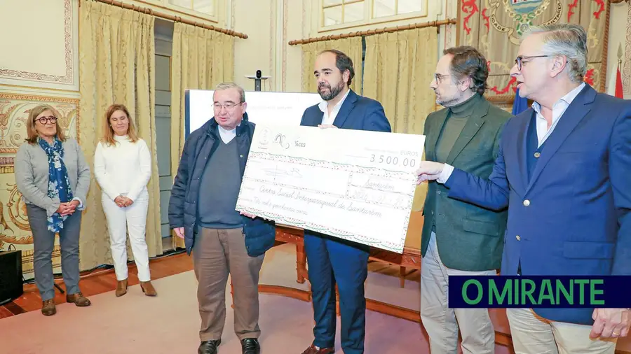 Campanha Natal Compre Local em Santarém apoia IPSS e premeia alunos