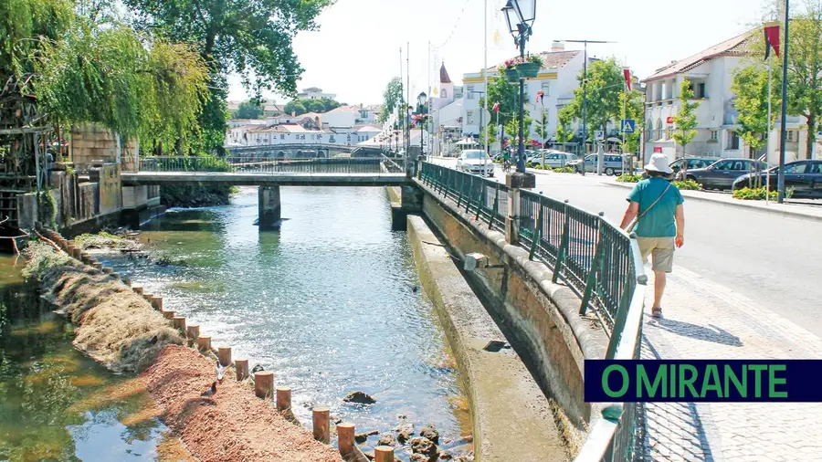 O rio Nabão continua poluído e Tomar à espera de soluções
