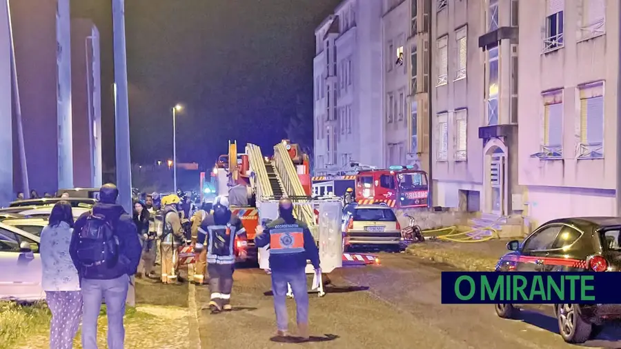 Fogo em prédio de Santarém faz 14 feridos