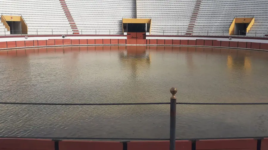 Temporal deixou completamente alagada a Praça de Toiros de Coruche