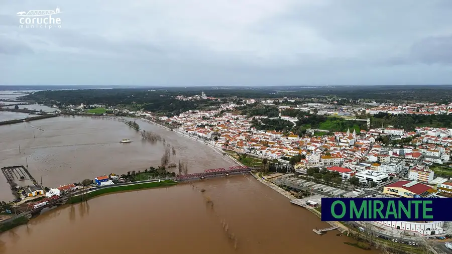 Subida do Sorraia provoca alagamentos e cortes de vias no concelho de Coruche