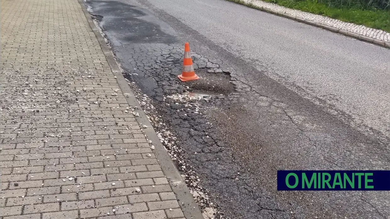 Mau tempo deixa estradas degradadas na Póvoa de Santa Iria