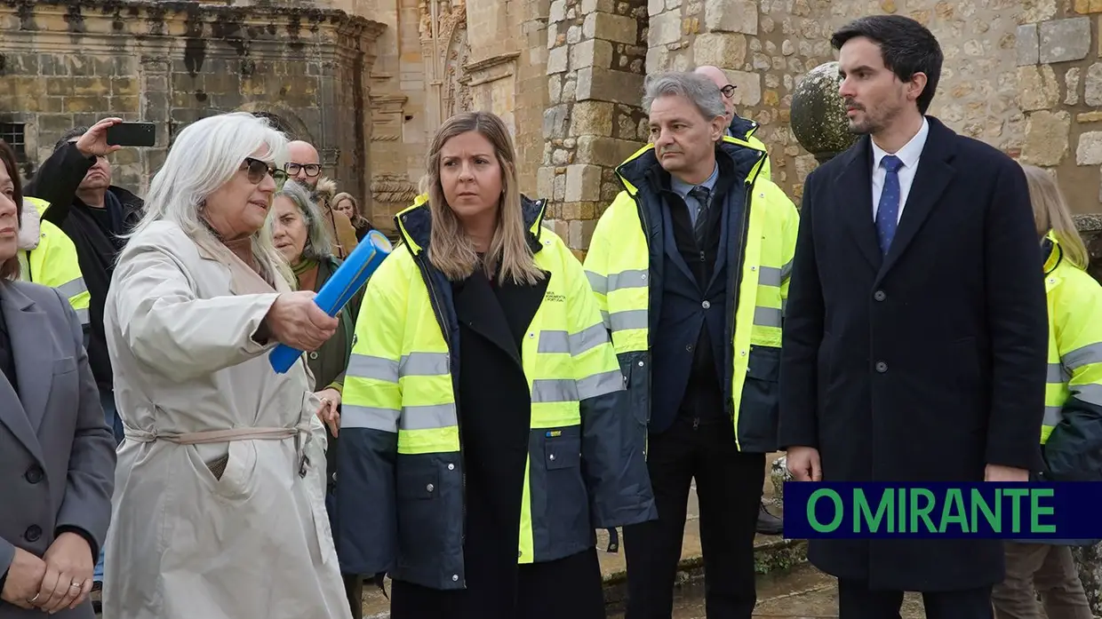 Ministra da Cultura visita património de Tomar após estragos da depressão Kristin