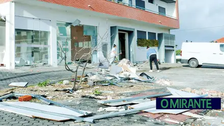 Kristin arrasa infraestruturas, isola populações e provoca o caos no distrito de Santarém