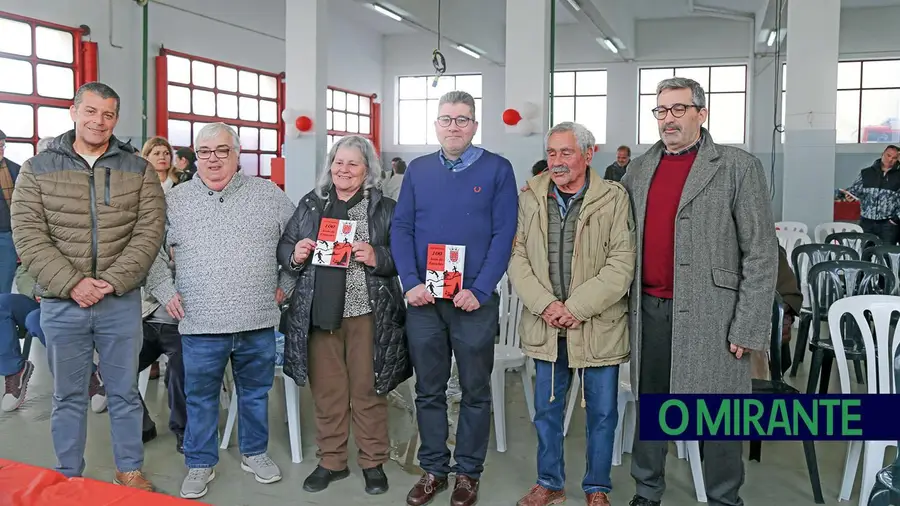 Alhandra SC apresenta equipa de triatlo e livro do centenário do clube