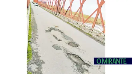 Ponte da Chamusca degrada-se à vista de todos e ameaça segurança rodoviária