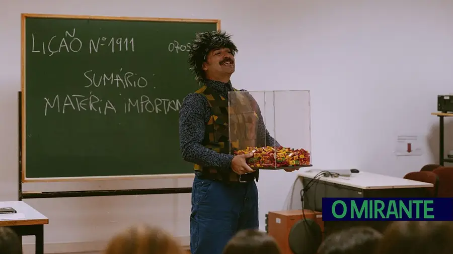 Teatro: Cine-Teatro Paraíso recebe O Pior Professor do Mundo