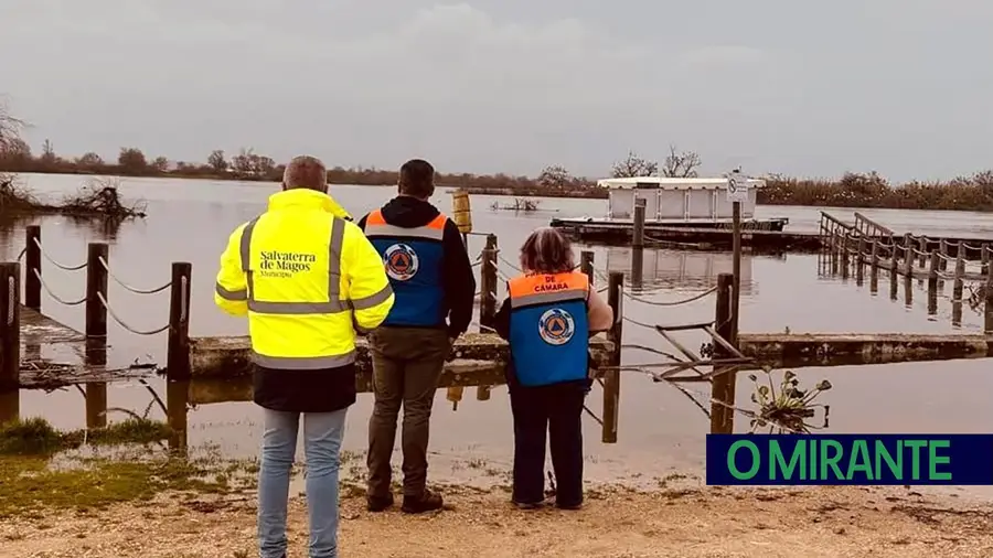 Cheias forçam evacuação obrigatória em Escaroupim e Porto de Sabugueiro em Salvaterra