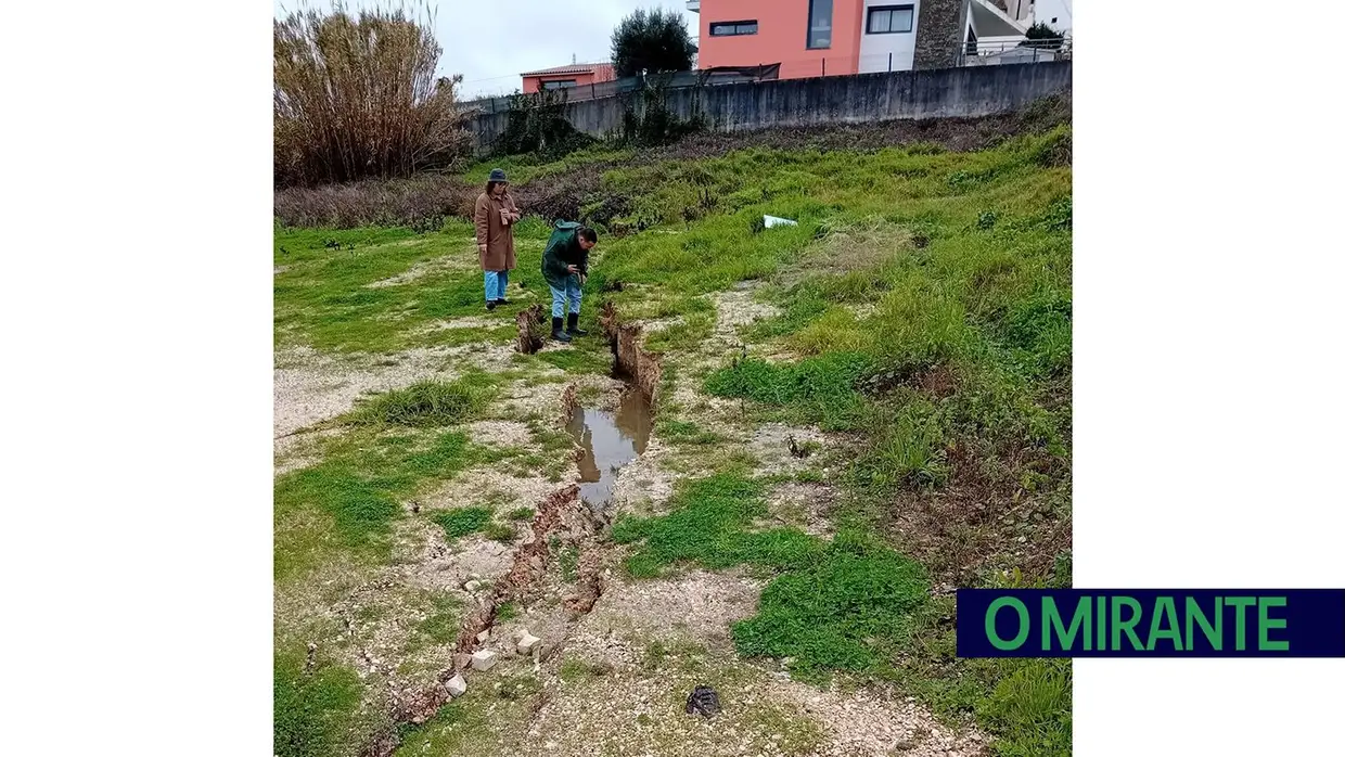 Casa desaba em Alenquer e deixa morador desalojado