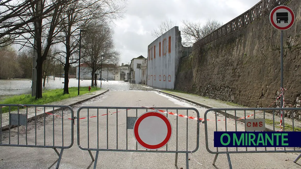 Ribeira de Santarém prepara-se para a subida do Tejo
