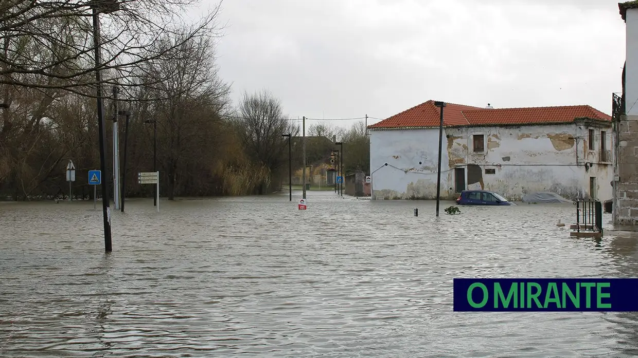 Ribeira de Santarém prepara-se para a subida do Tejo