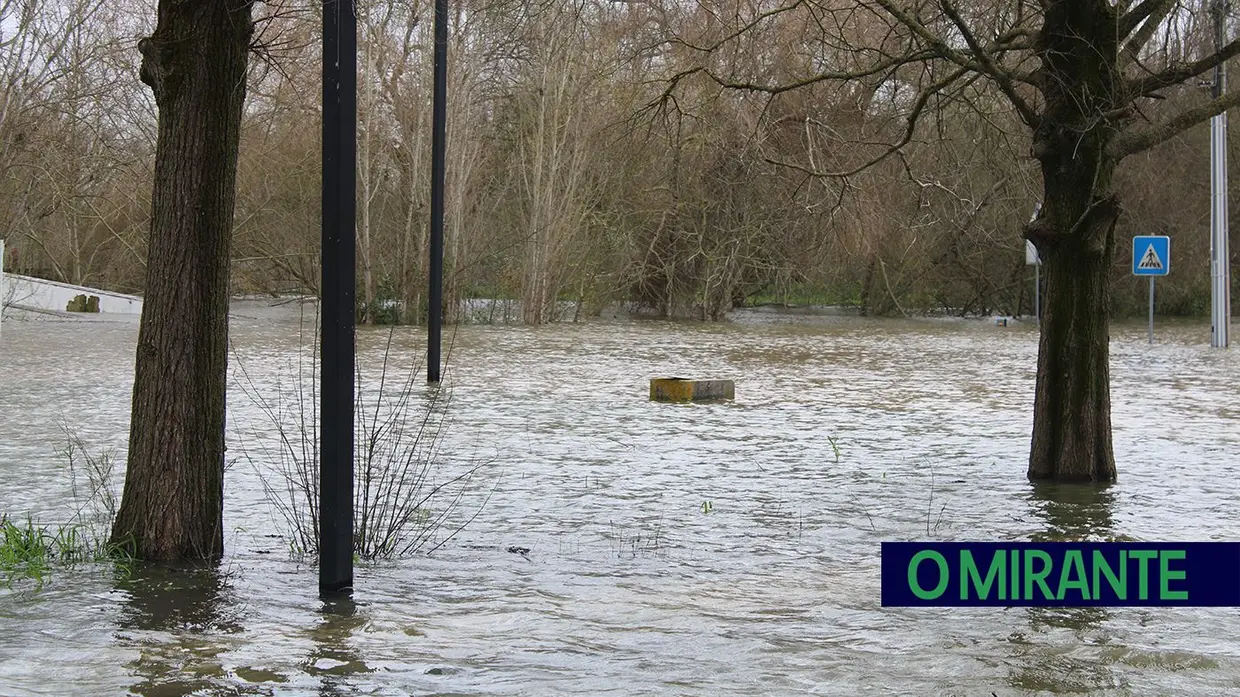Ribeira de Santarém prepara-se para a subida do Tejo