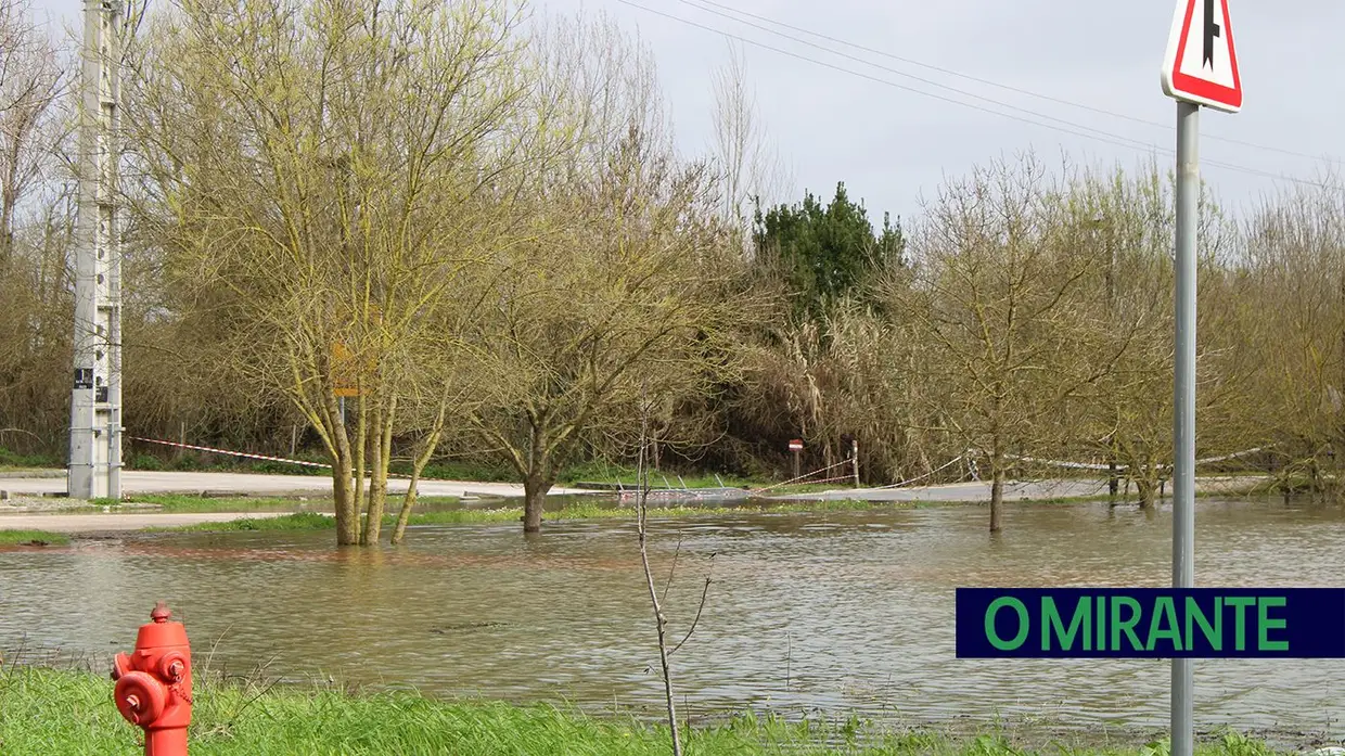 Ribeira de Santarém prepara-se para a subida do Tejo