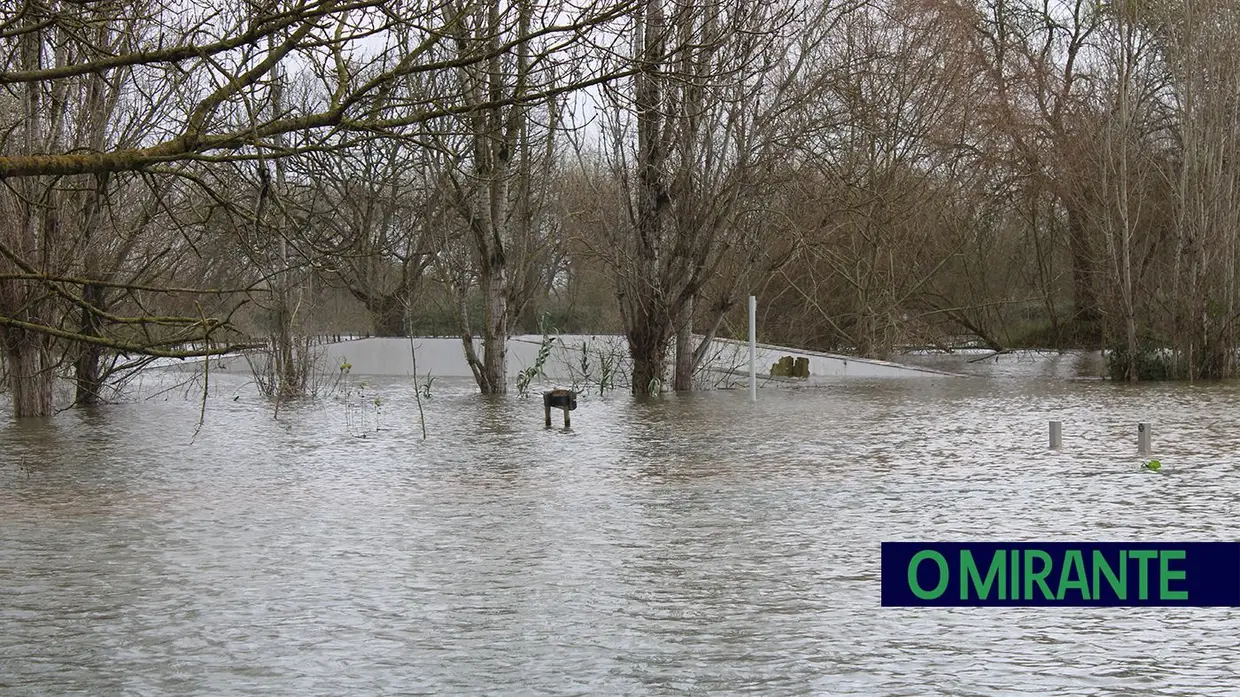 Ribeira de Santarém prepara-se para a subida do Tejo