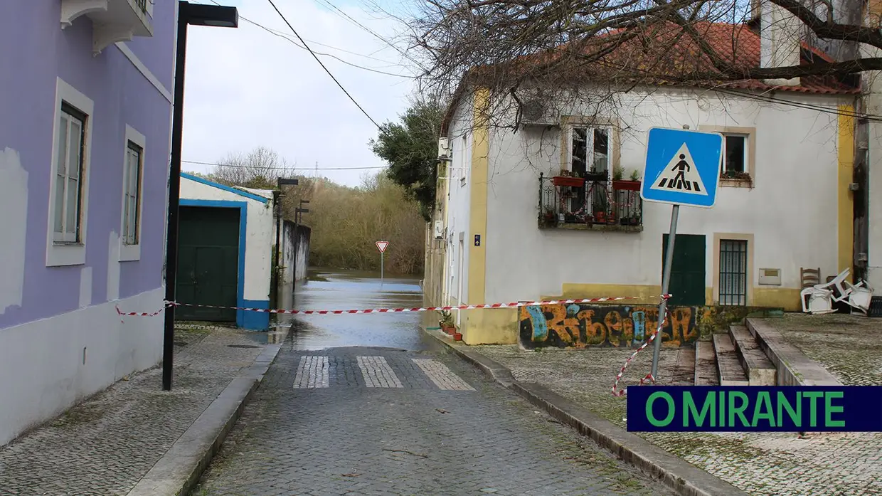 Ribeira de Santarém prepara-se para a subida do Tejo