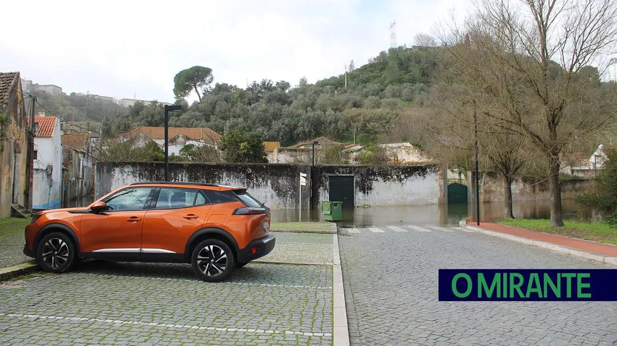 Ribeira de Santarém prepara-se para a subida do Tejo