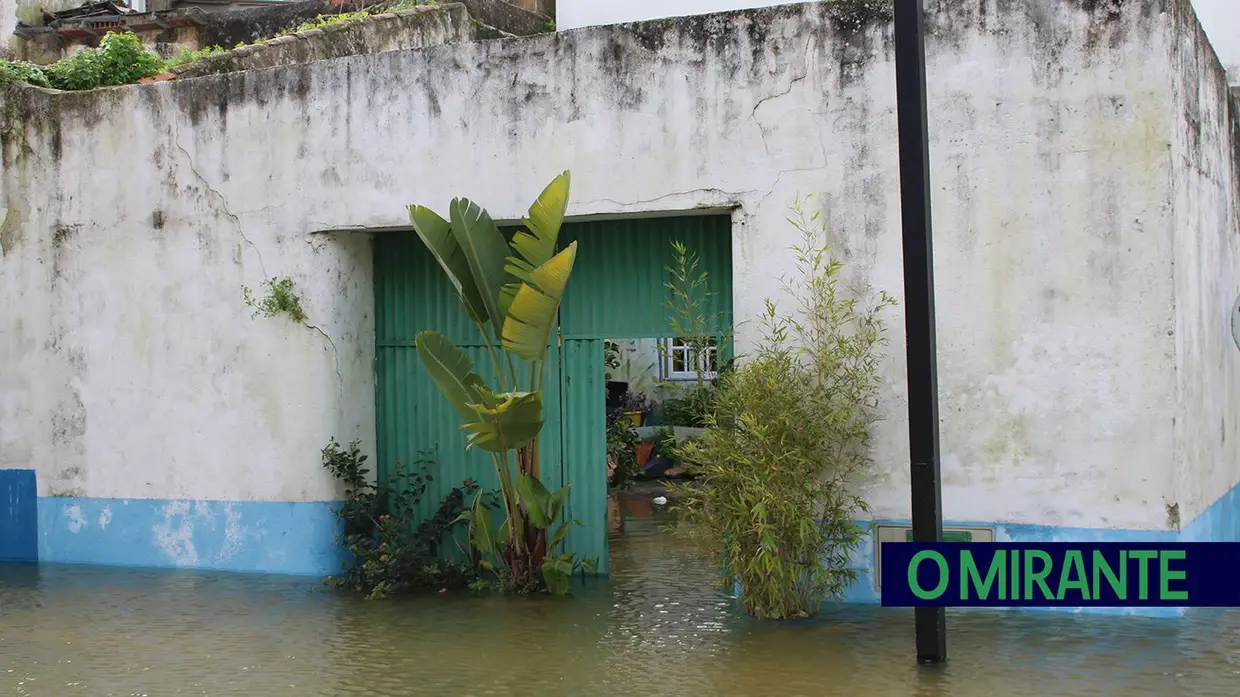 Ribeira de Santarém prepara-se para a subida do Tejo