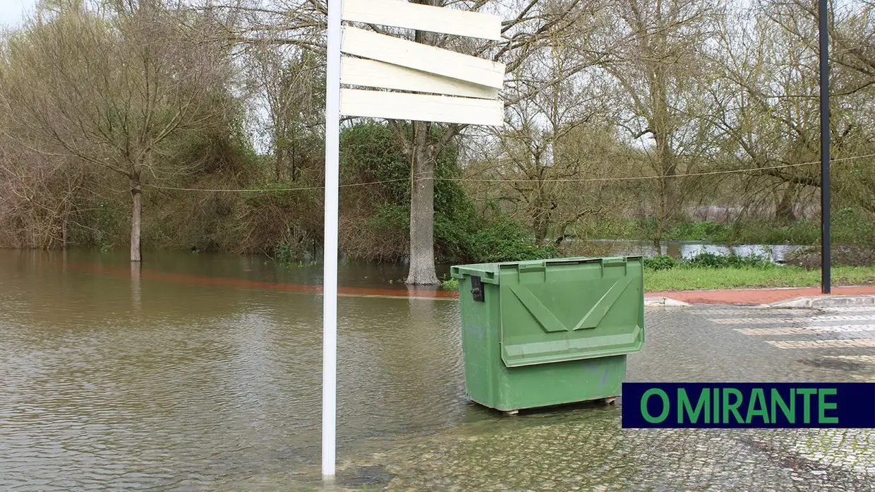 Ribeira de Santarém prepara-se para a subida do Tejo