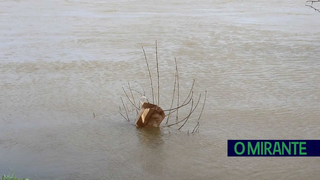 Aldeia das Caneiras em Santarém perto de ficar isolada